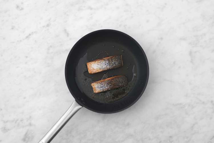Fisch anbraten