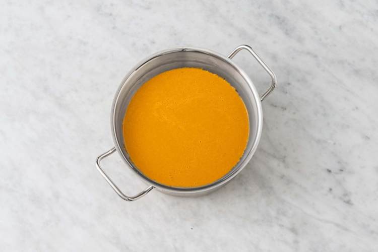 Currysoße pürieren
