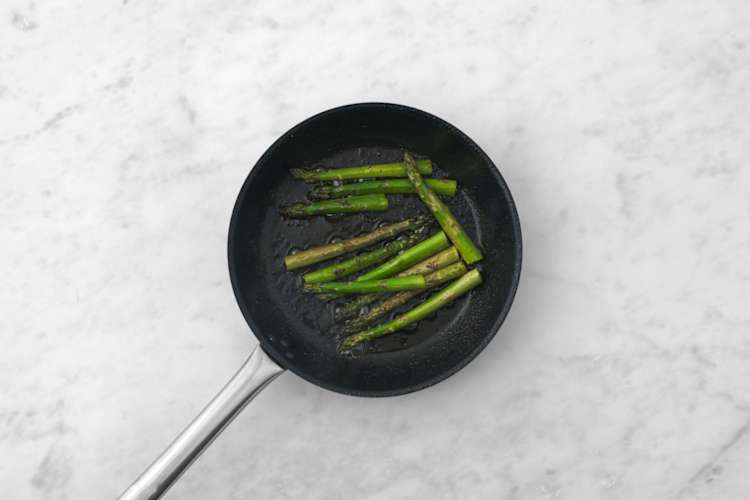 Cuocere gli asparagi