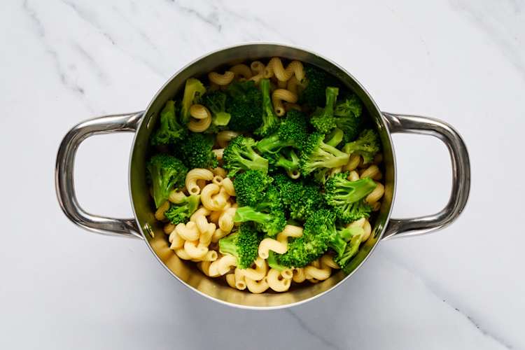 Cook pasta 