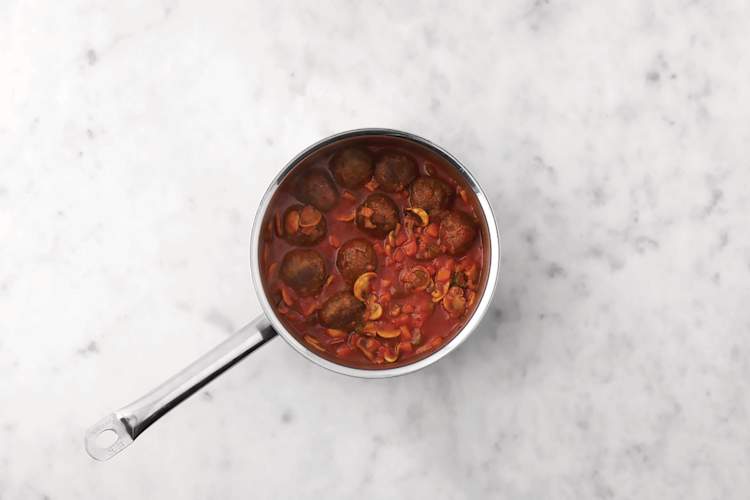 Cook the bourguignon 