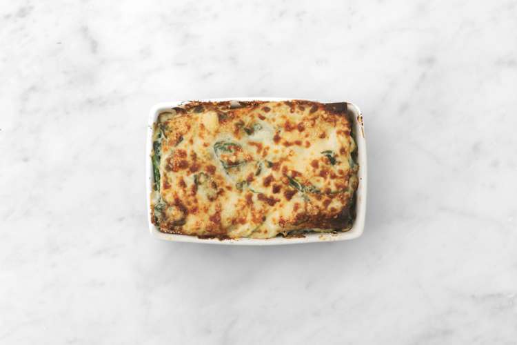 Bake the lasagne