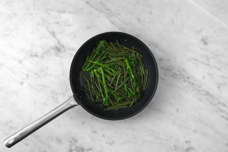 Sautée the greens