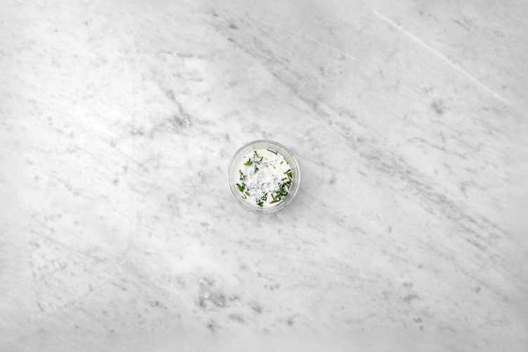 Make the mint yoghurt