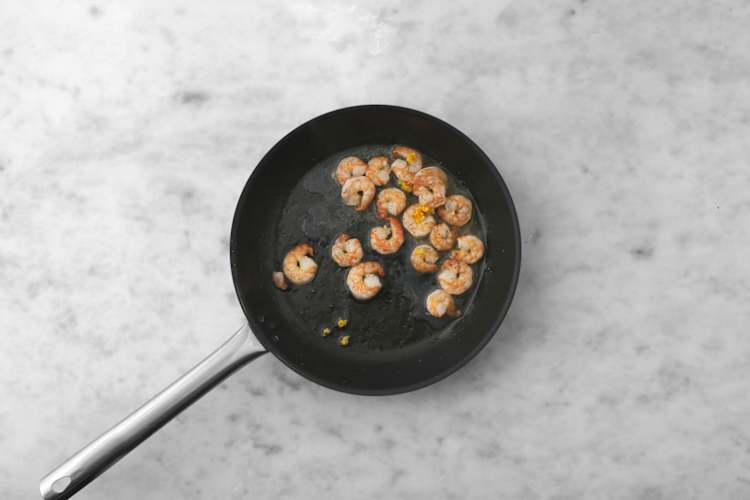 Cook the prawns