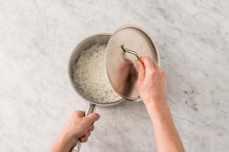 Cook the ginger rice