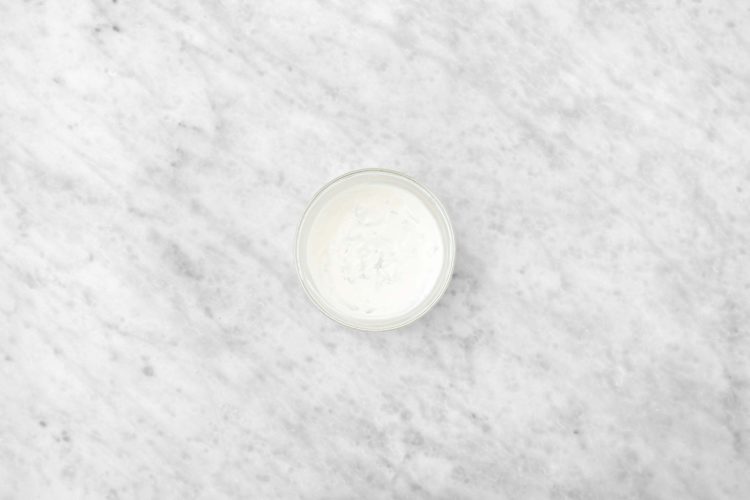 Make the mint yoghurt