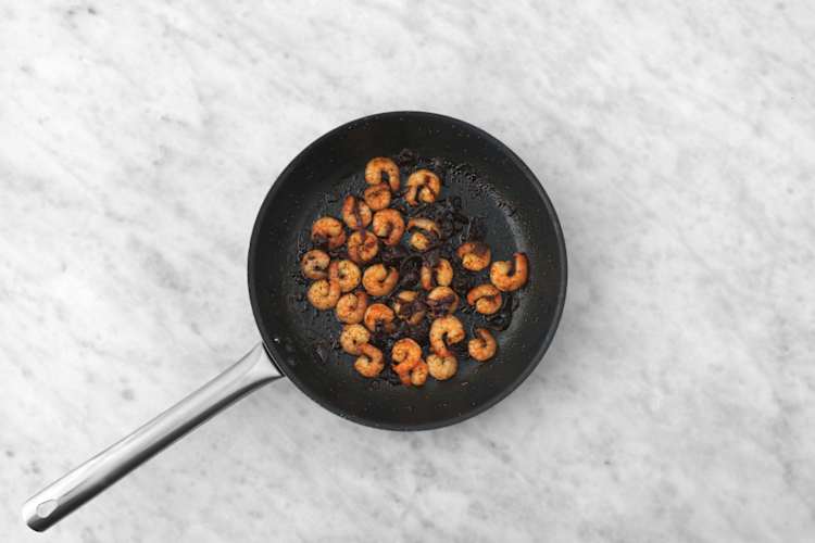 Cook the prawns