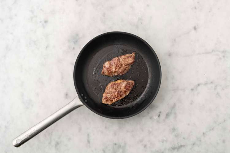 Cuocere la carne