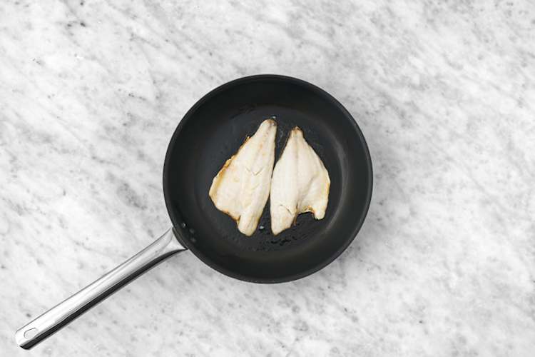 Cook the halloumi