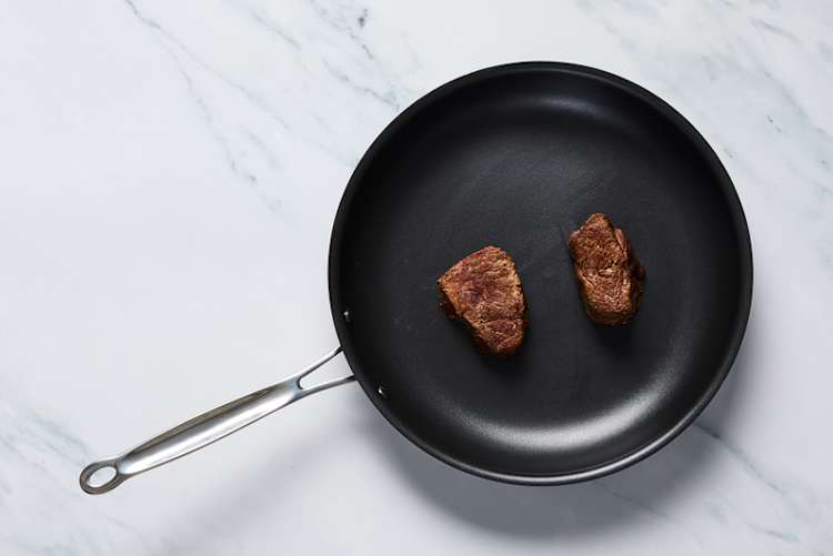 Cook steak 