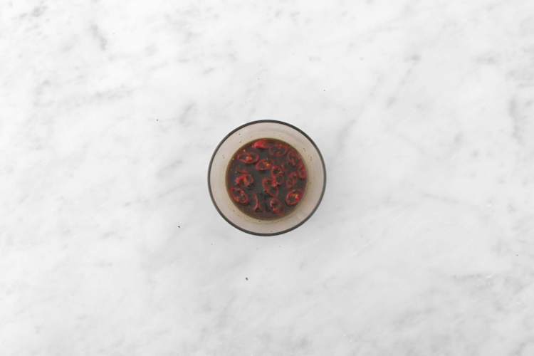 Prepara la salsa de chile rojo