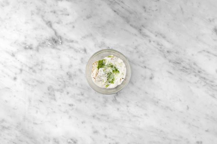 Bland tzatziki