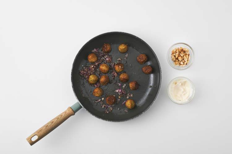 Falafel bakken