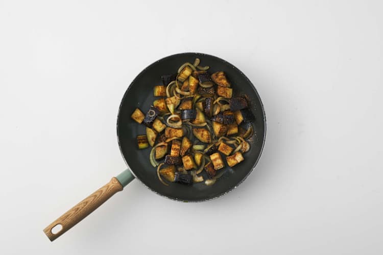 Aubergine bakken