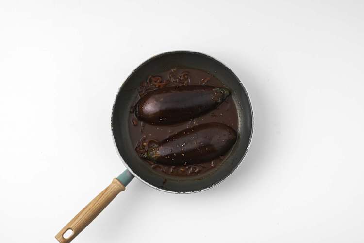 Aubergine marineren
