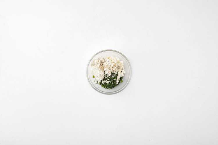 Tzatziki-fetadip maken