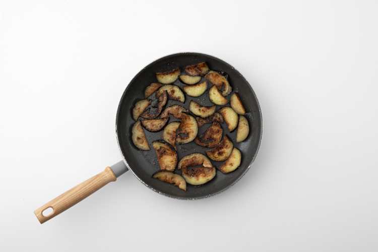Aubergine bakken