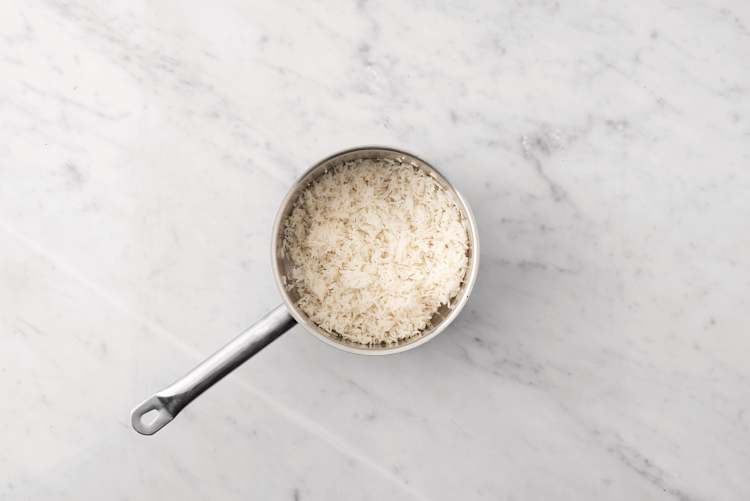 Cook the garlic rice