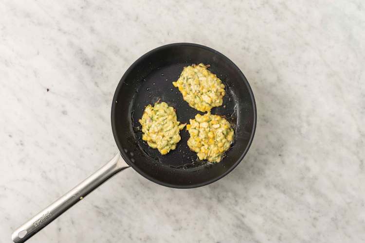 Cook the fritters 