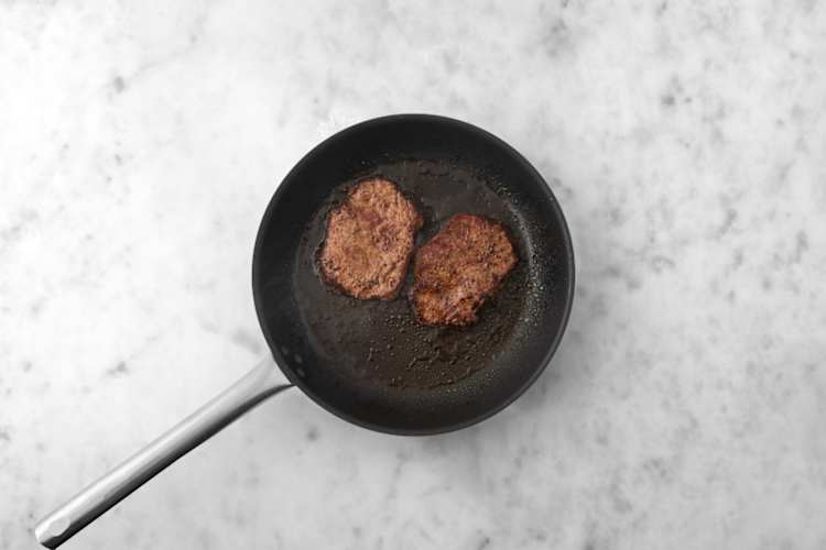 Cook steak 