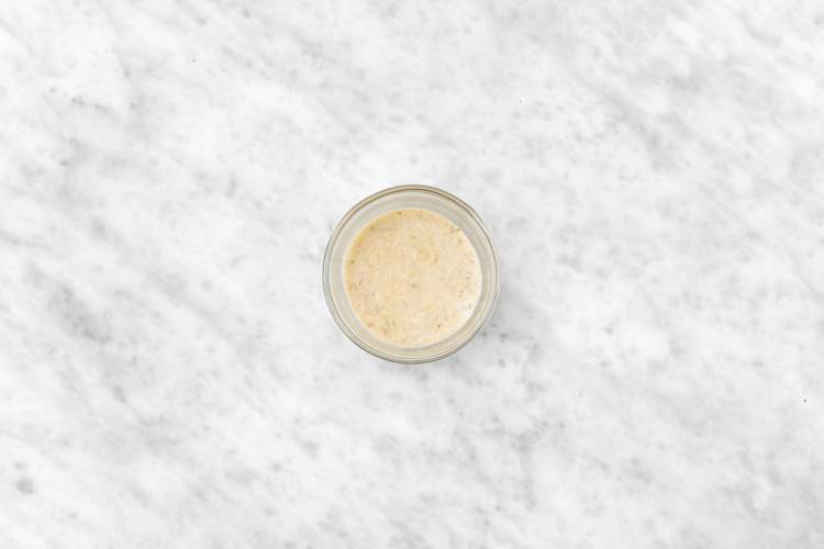 Make salad dressing