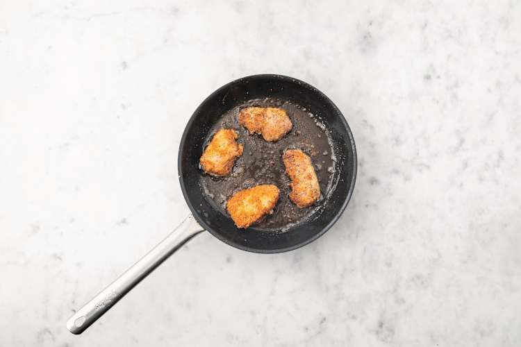 Cook the halloumi