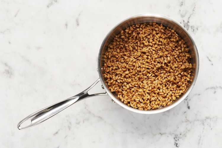 Cook farro
