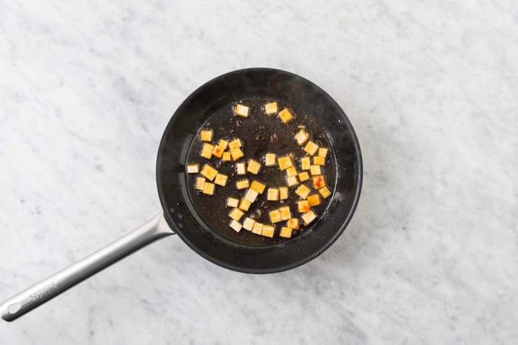 Preparare olio e tofu
