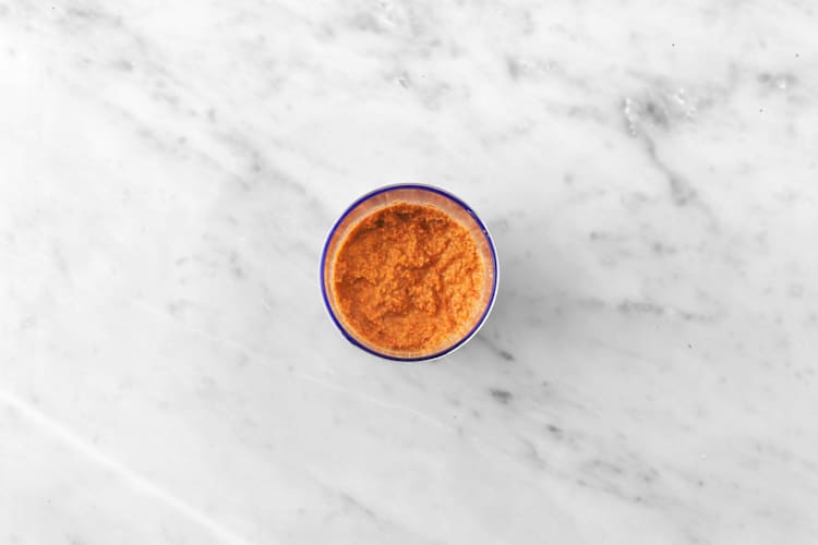 Für die Muhammara-Soße