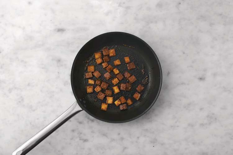 Cook the tofu & prawns