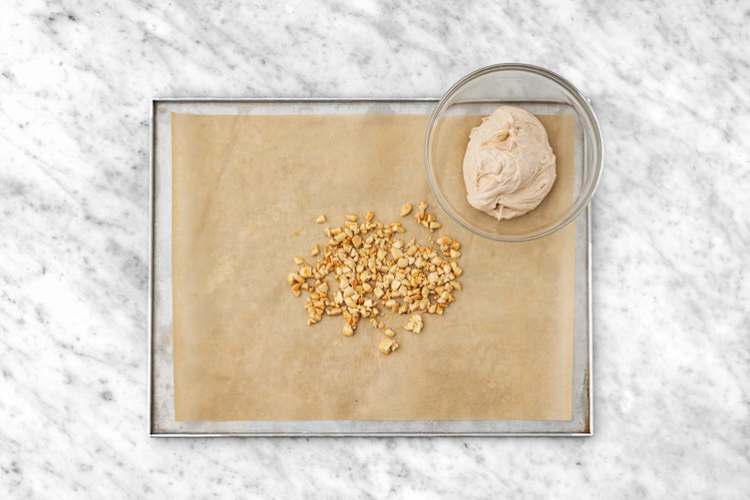 Karamelliser mandler og lav frosting