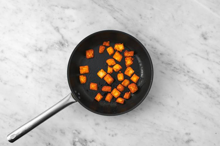 Cook the halloumi