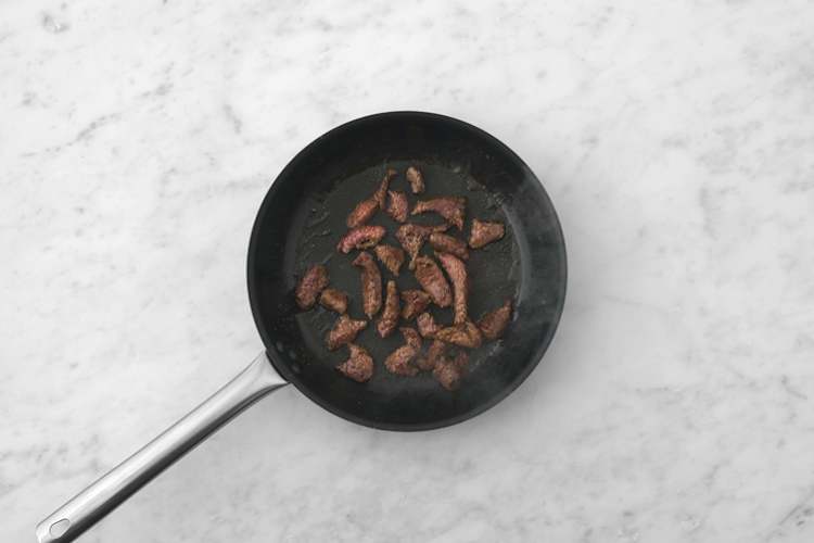 Cook the beef & prawns