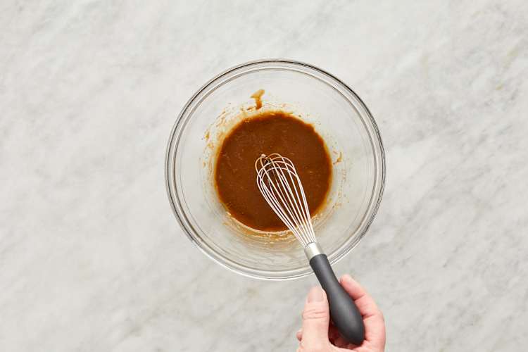Make vinaigrette