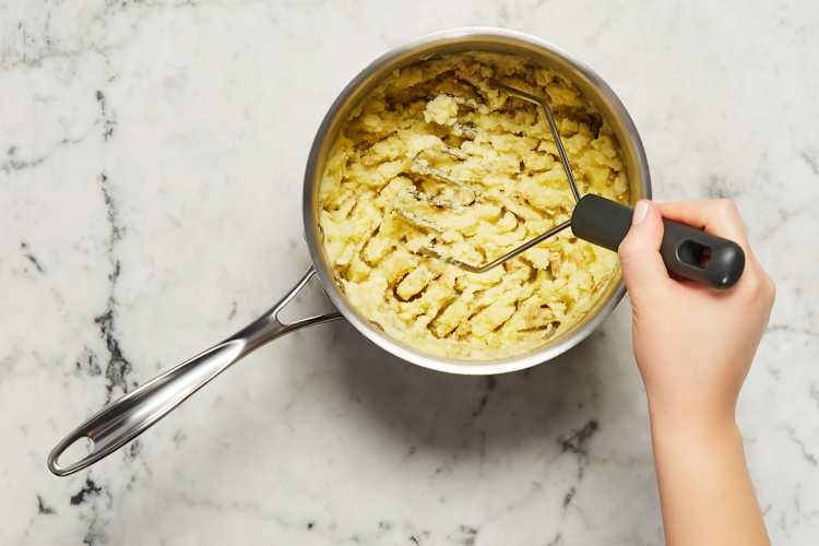 Make Mashed Potatoes