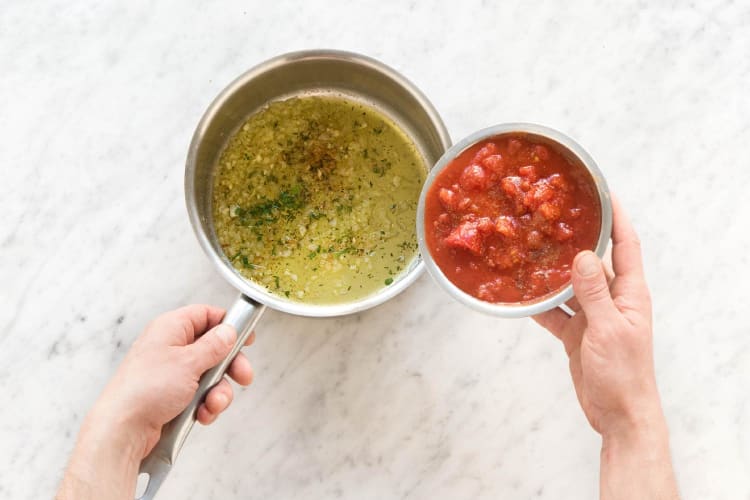 Mit Tomaten ablöschen