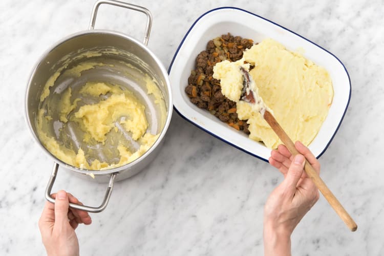 Cover with the mashed potato