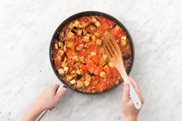 Simmer caponata