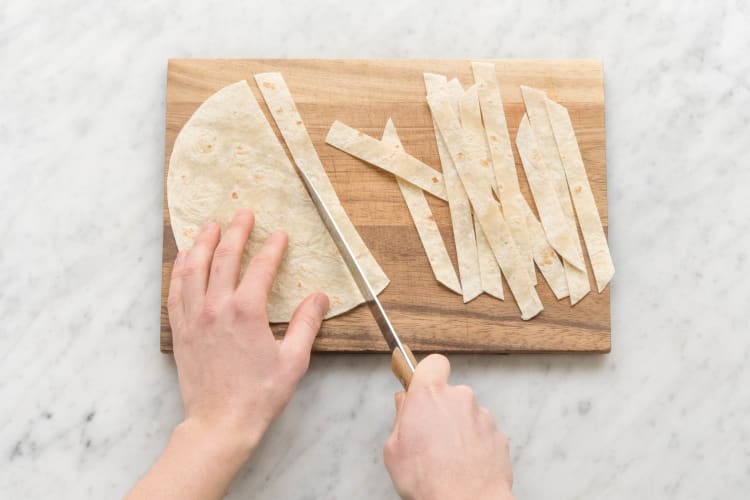 Tortilla-Wraps Streifen schneiden