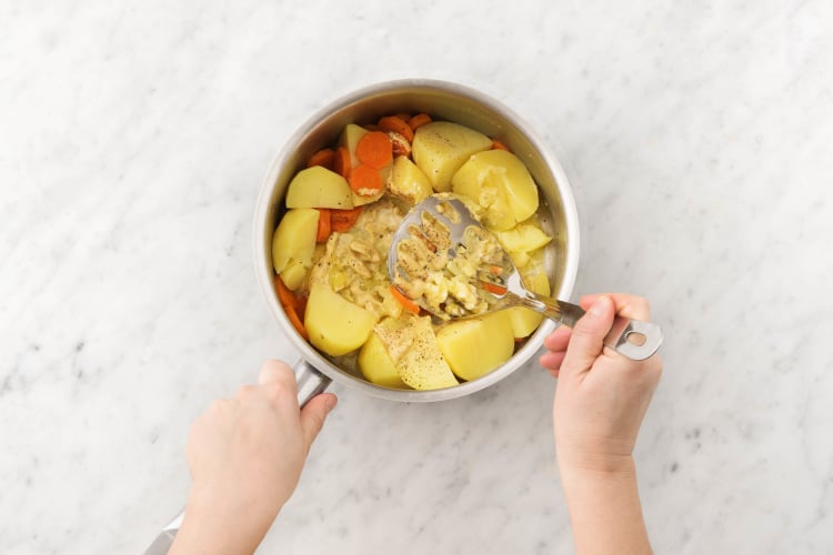 Pureer de aardappelen