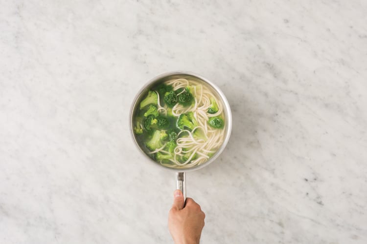 Cook the noodles & broccoli